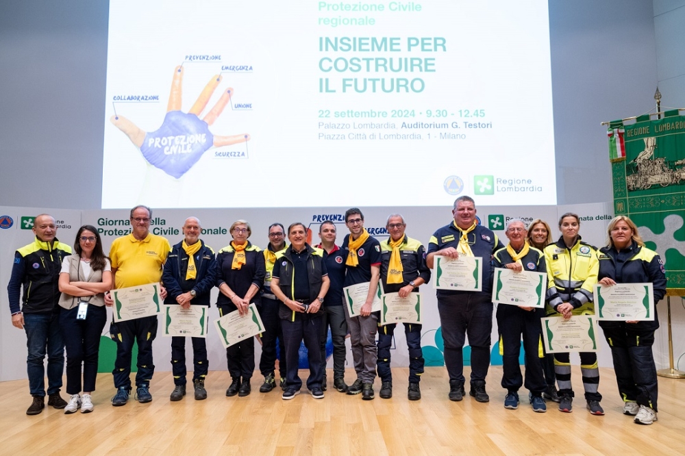 Giornata della Protezione Civile Regionale: L'Assessore La Russa Premia 11 Volontari della Campagna ‘Io non Rischio’