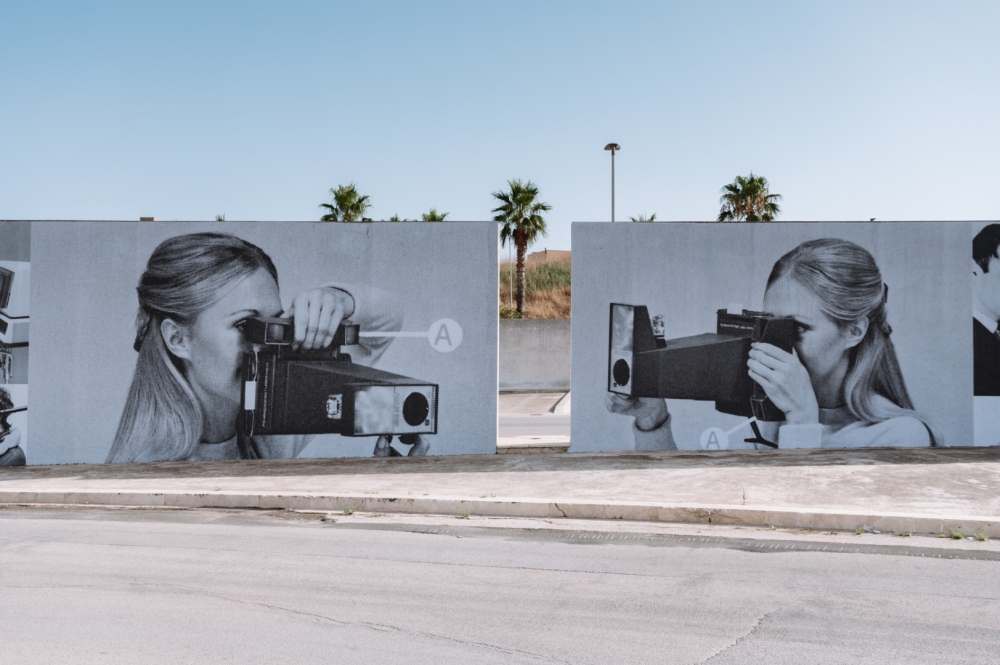 Gibellina Photoroad 2025: arte pubblica e fotografia internazionale invadono la città-museo