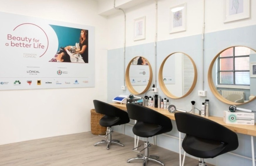 A Casa Jannacci apre il salone sociale ''Beauty for a Better Life'' per persone in difficoltà