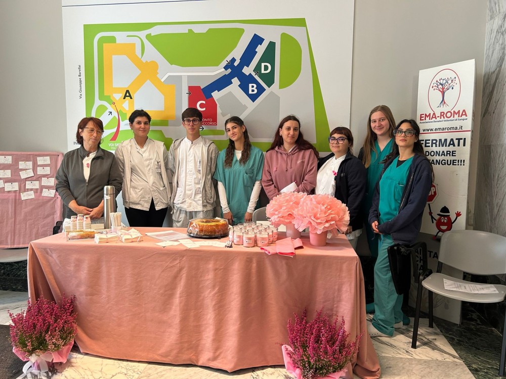 Caffè in Rosa: la ASL Roma 1 porta la prevenzione al bar con Carolyn Smith