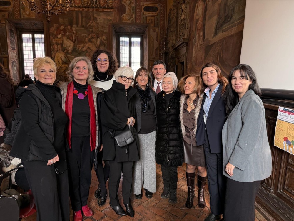 Ascoltare è curare — al Salone del Commendatore incontro contro la violenza sulle donne