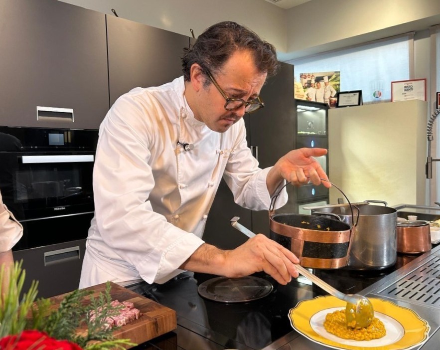 Natale in Lombardia — il risotto giallo e la gallina bollita rivisitata di Alessandro Negrini