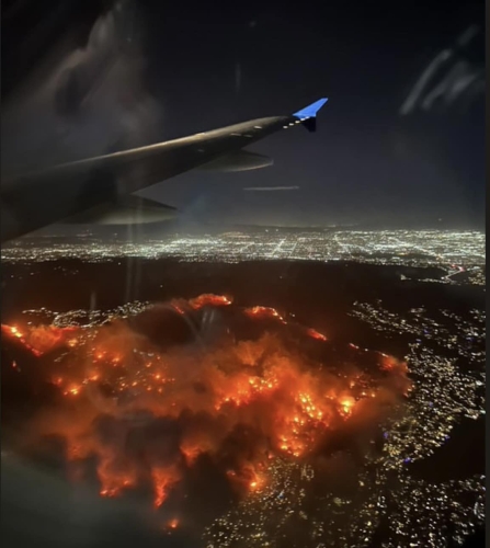 Incendi devastanti in California: più di 5 morti e oltre 2.000 edifici distrutti nelle fiamme che hanno colpito Hollywood Hills